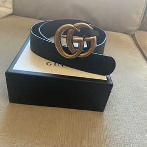 Authentic Gucci black leather GG gold buckle belt